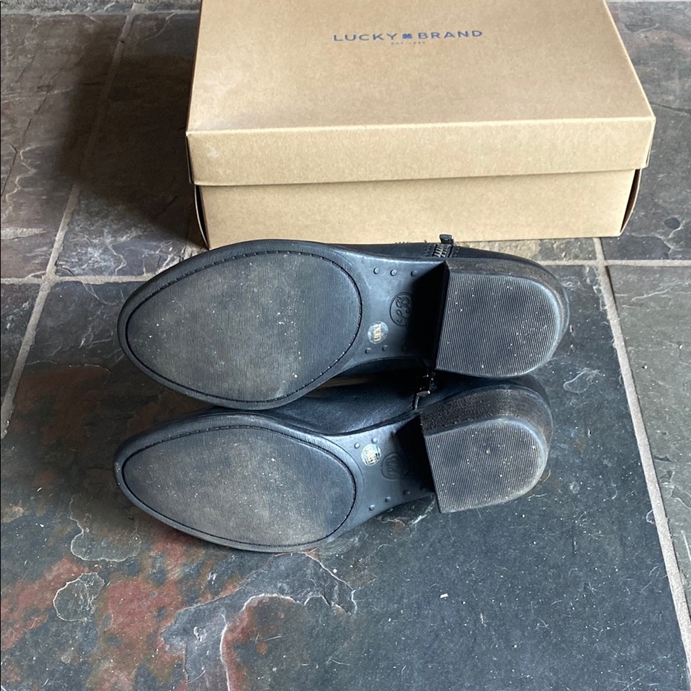 Lucky Brand Black Ankle Booties Sleek Design - Picture 12 of 12